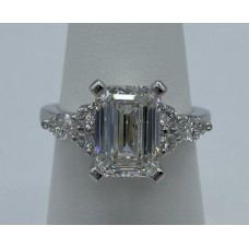 Plat Emerald Cut Engagement Ring